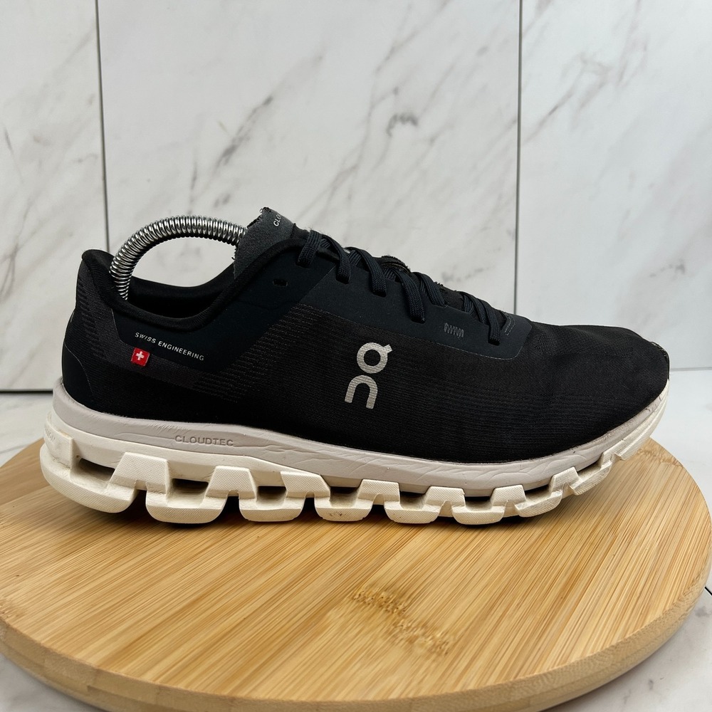 On Cloud Cloudflow 4 Womens Size 10 Black White Running Walk Sneakers Shoes